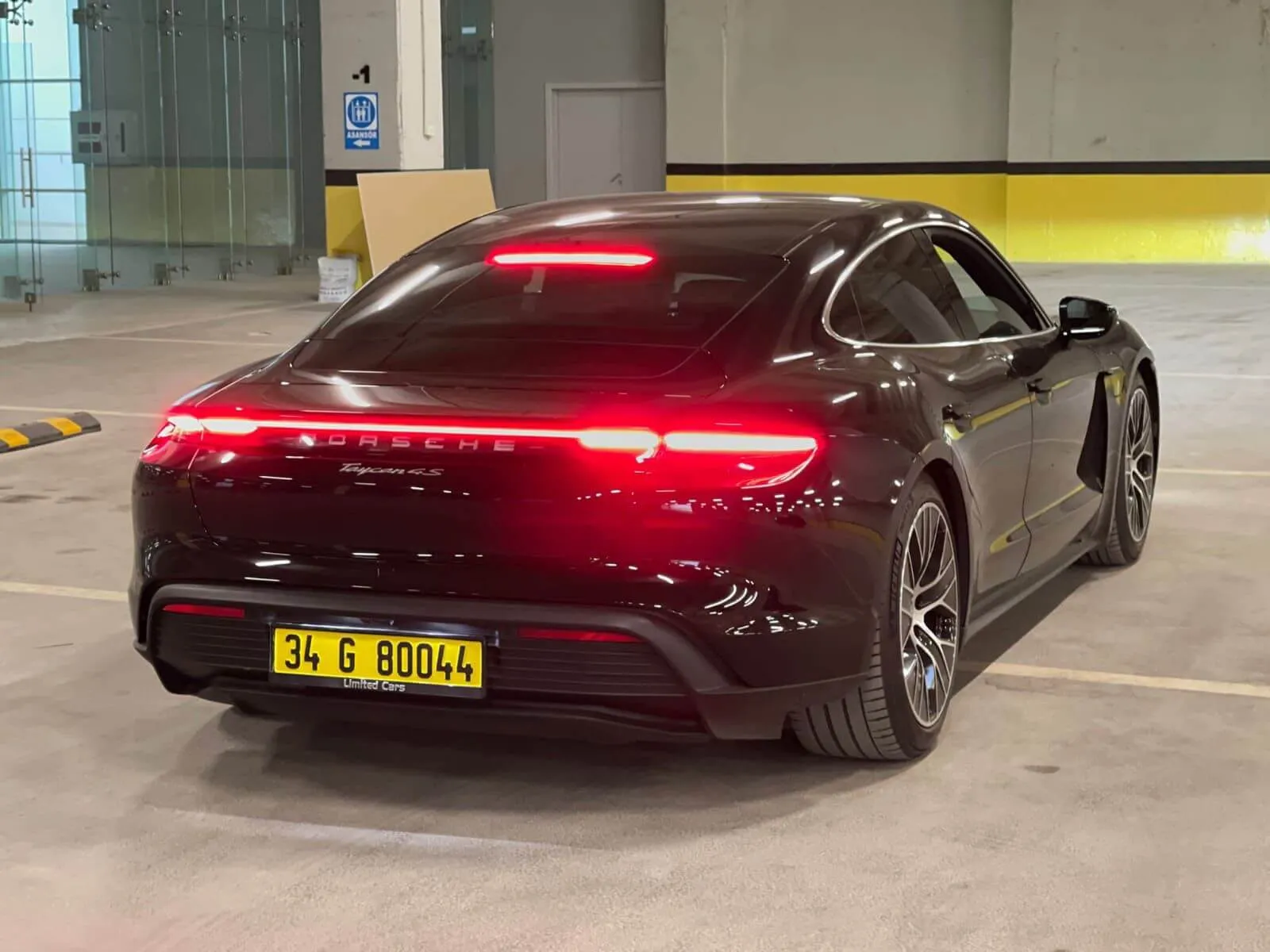 Porsche Taycan