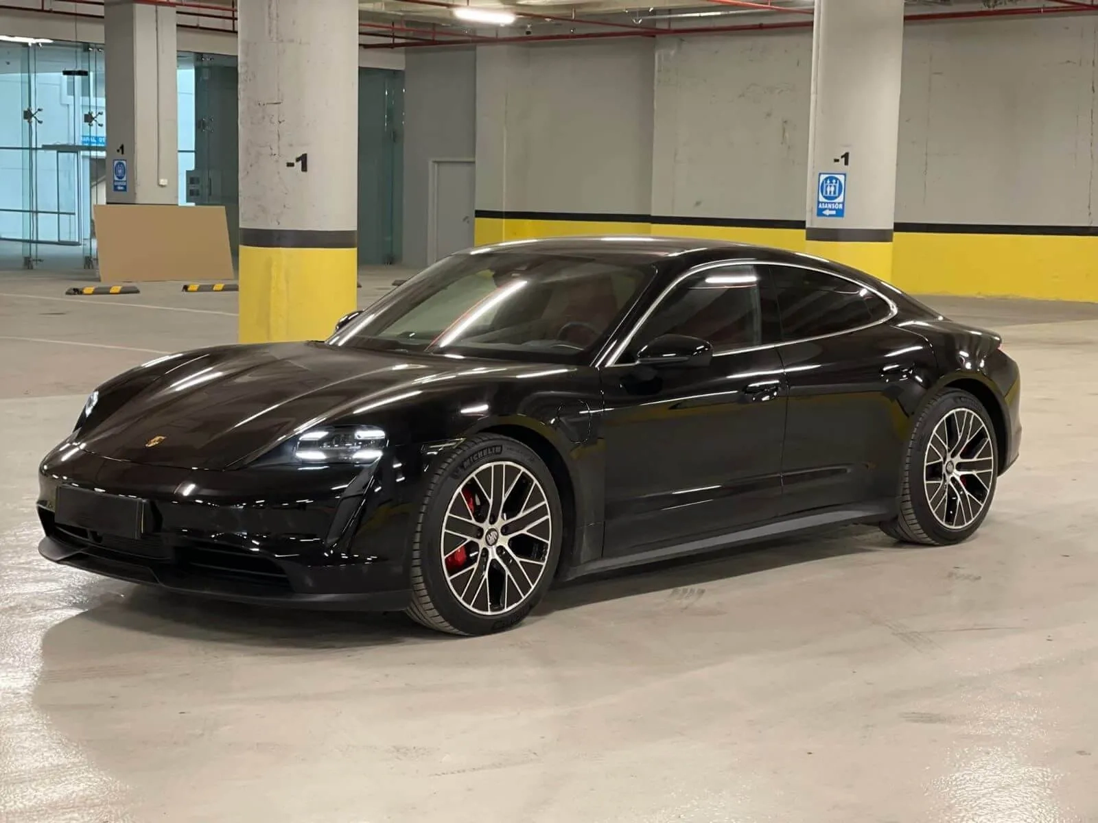 Porsche Taycan