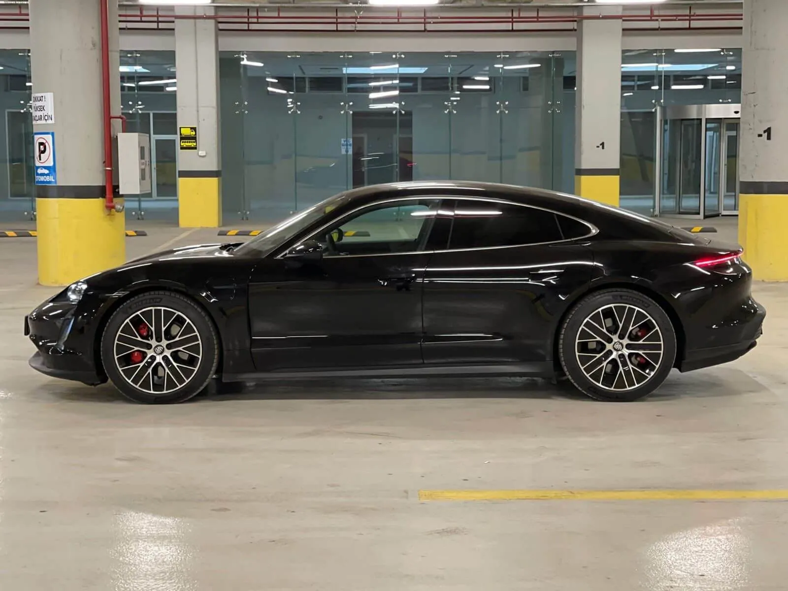 Porsche Taycan
