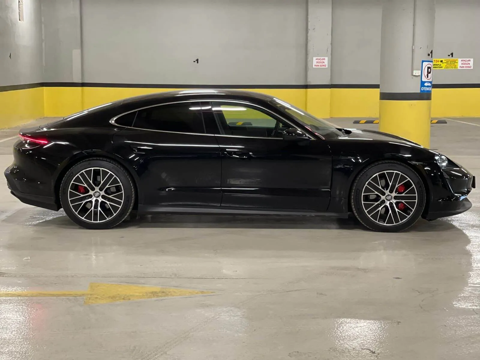 Porsche Taycan